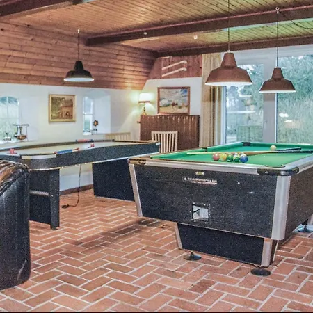 Holiday Tane Hedevej Xii